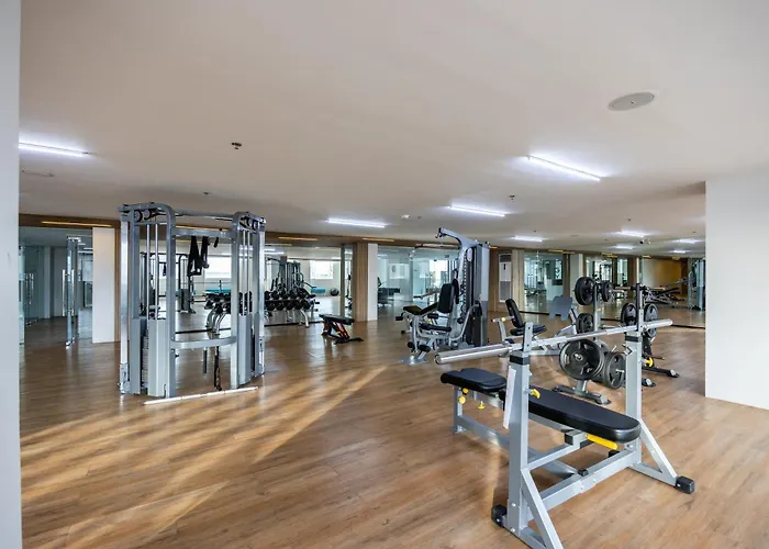 Kajas Luxe At Primeworld District Near Mactan-cebu International Airport Aparthotel
